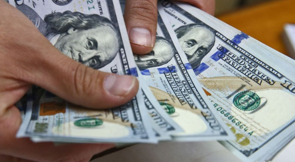 Precio promedio del dólar durante el 2024 fue de ¢518: ¢29 menos que el del 2023