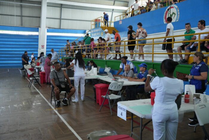 Salud reportó más de 2200 dosis colocadas contra la fiebre amarilla en ‘Vacunatón’ fuera del GAM pese a ausentismo