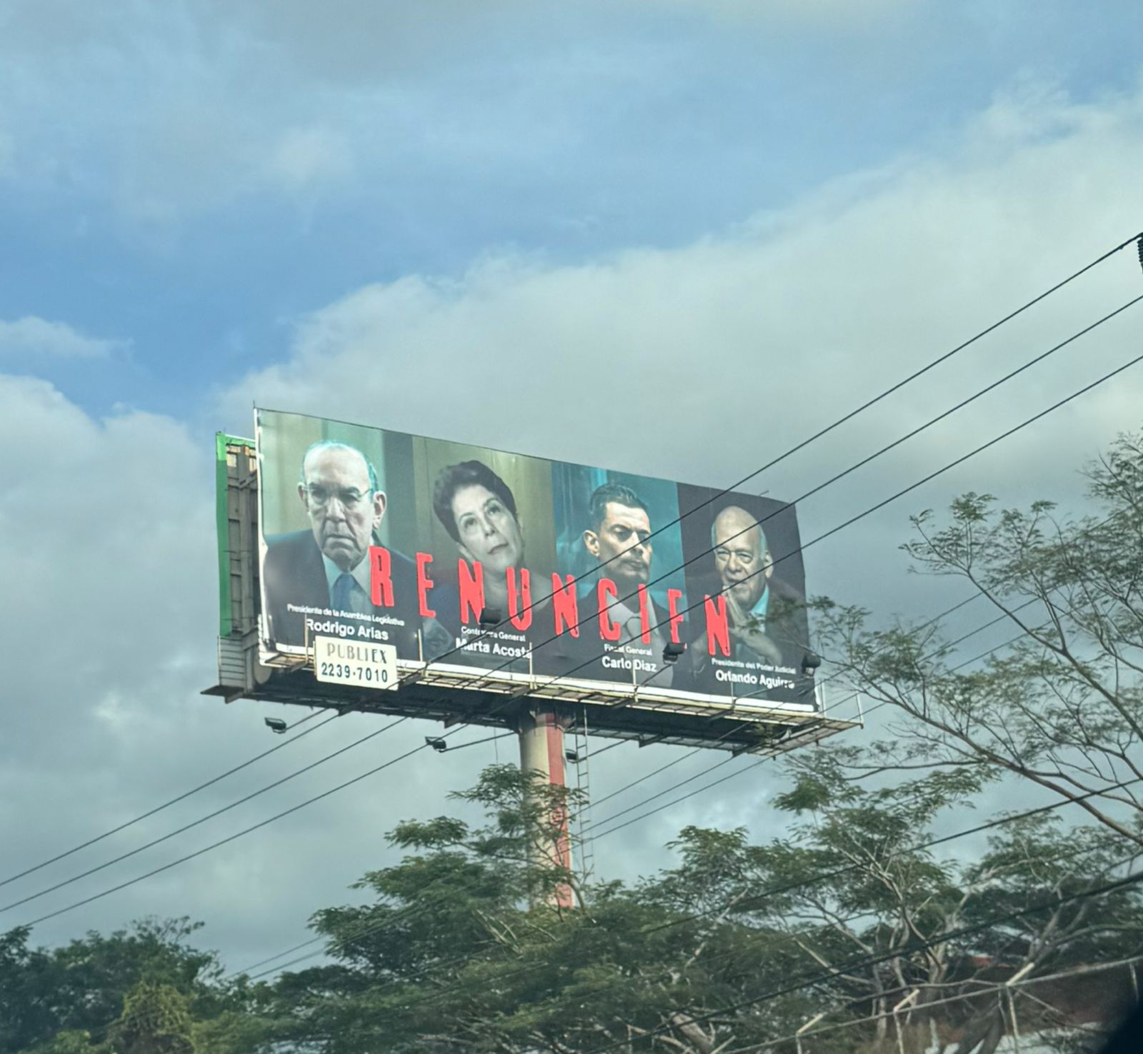Empresa de publicidad no revelará quién contrató vallas que solicitan renuncia de altos jerarcas