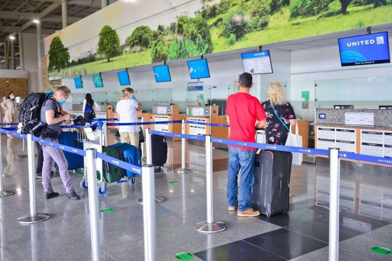 Costa Rica recibió en promedio más de 5 turistas por minuto por la vía aérea durante el 2024