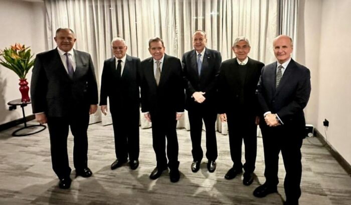 Expresidentes de Costa Rica se reunieron con Edmundo González durante su visita al país