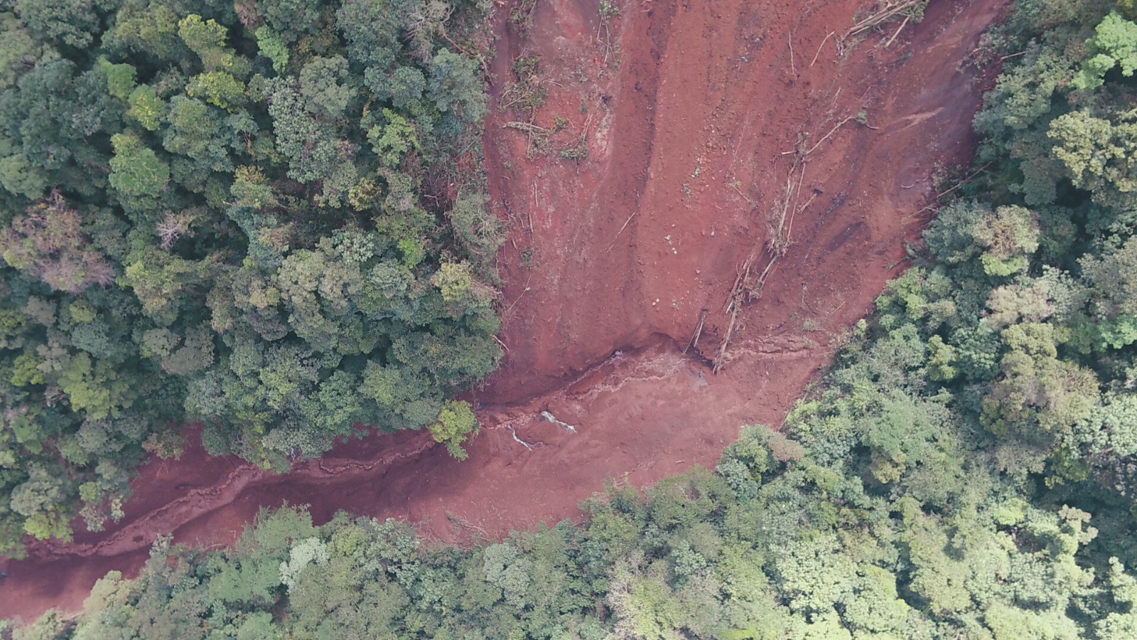 Desprendimiento de materiales en San Carlos alcanzó las 2 hectáreas