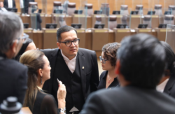 Frente Amplio pide investigar supuesta ‘beligerancia política’ en conferencia sobre renuncia de ministros