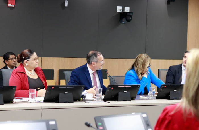 Director de la CCSS insistió en señalar sobreprecios en la adjudicación de EBAIS pese a críticas del oficialismo