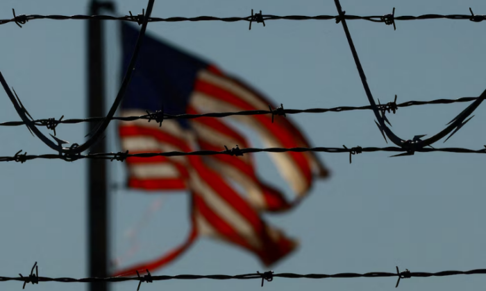 Estados Unidos eliminó los programas de reunificación familiar para migrantes de Colombia, Honduras y otros cinco países de la región