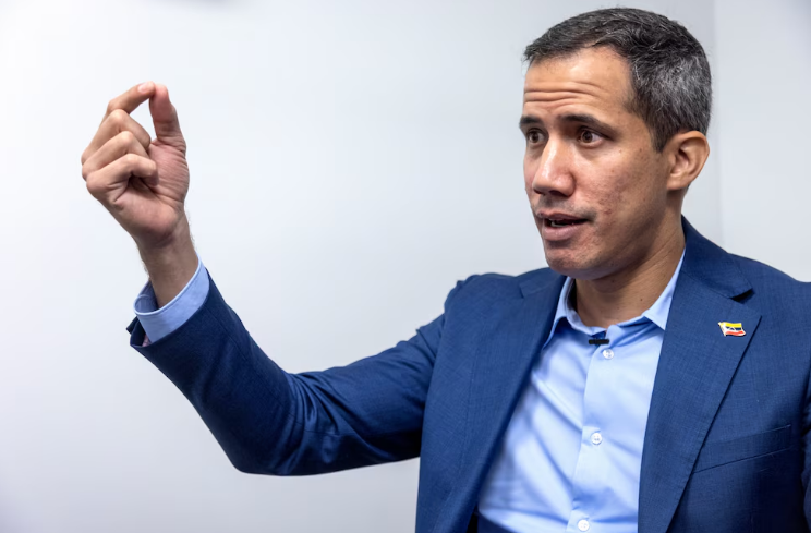 Nicolás Maduro arremetió contra Juan Guaidó y aseguró que está “gestionando” su deportación desde EEUU