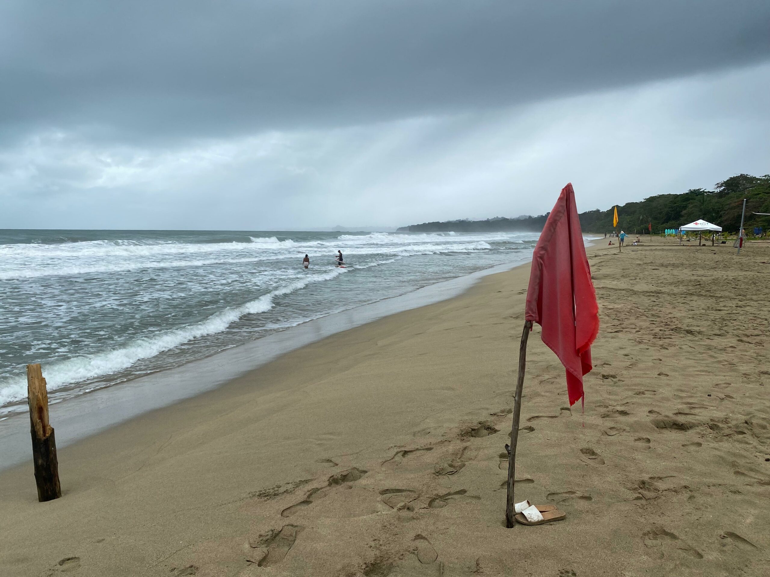 Expertos advierten sobre oleaje peligroso y mareas altas para el Pacífico costarricense