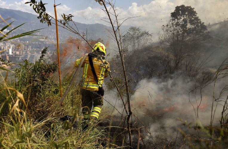 Sudamérica enfrenta su peor temporada de incendios, más de 79 millones de hectáreas arrasadas