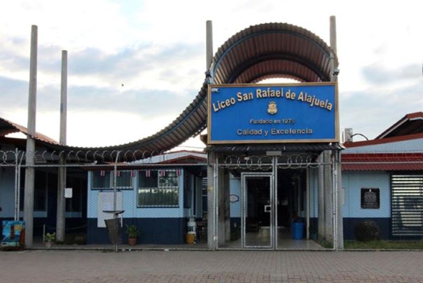 Apuñalan a estudiante de 15 años en Liceo San Rafael de Alajuela