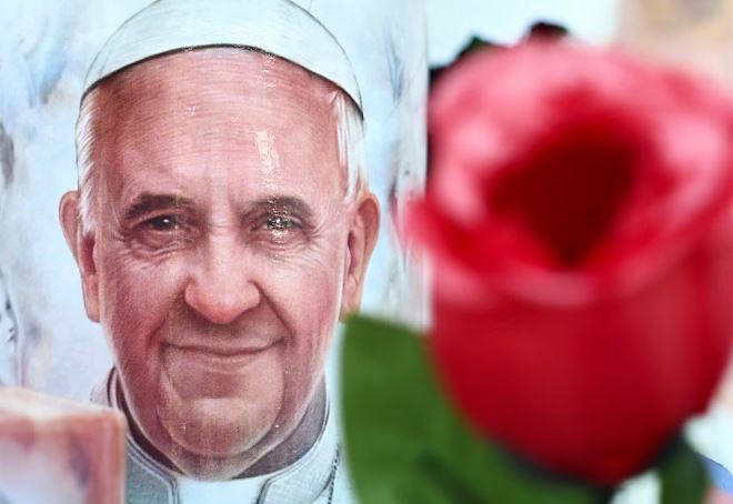 El estado de salud del papa, aún ingresado: “Ha dormido bien por la noche y ahora está descansando”