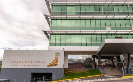 Diputada presenta recurso de amparo para exigir a Hacienda girar incremento del FEES