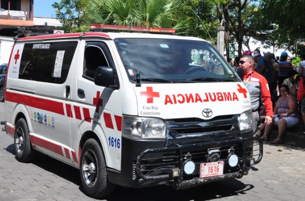 Comités de Cruz Roja en Alajuela Centro y La Guácima están fuera de servicio temporalmente por retención de camillas en hospital