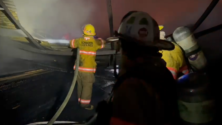 Incendio en Goicoechea afectó nueve estructuras y consumió 1500 metros cuadrados