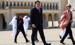Marco Rubio visita Emiratos Árabes Unidos tras el inicio de las conversaciones con Rusia para buscar la paz en Ucrania