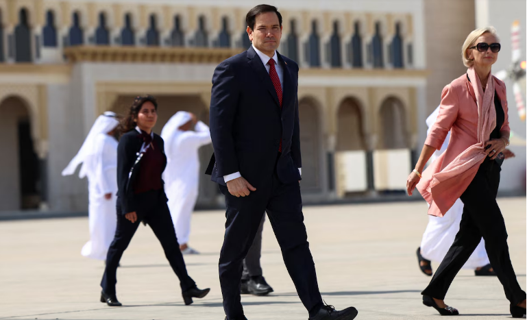 Marco Rubio visita Emiratos Árabes Unidos tras el inicio de las conversaciones con Rusia para buscar la paz en Ucrania