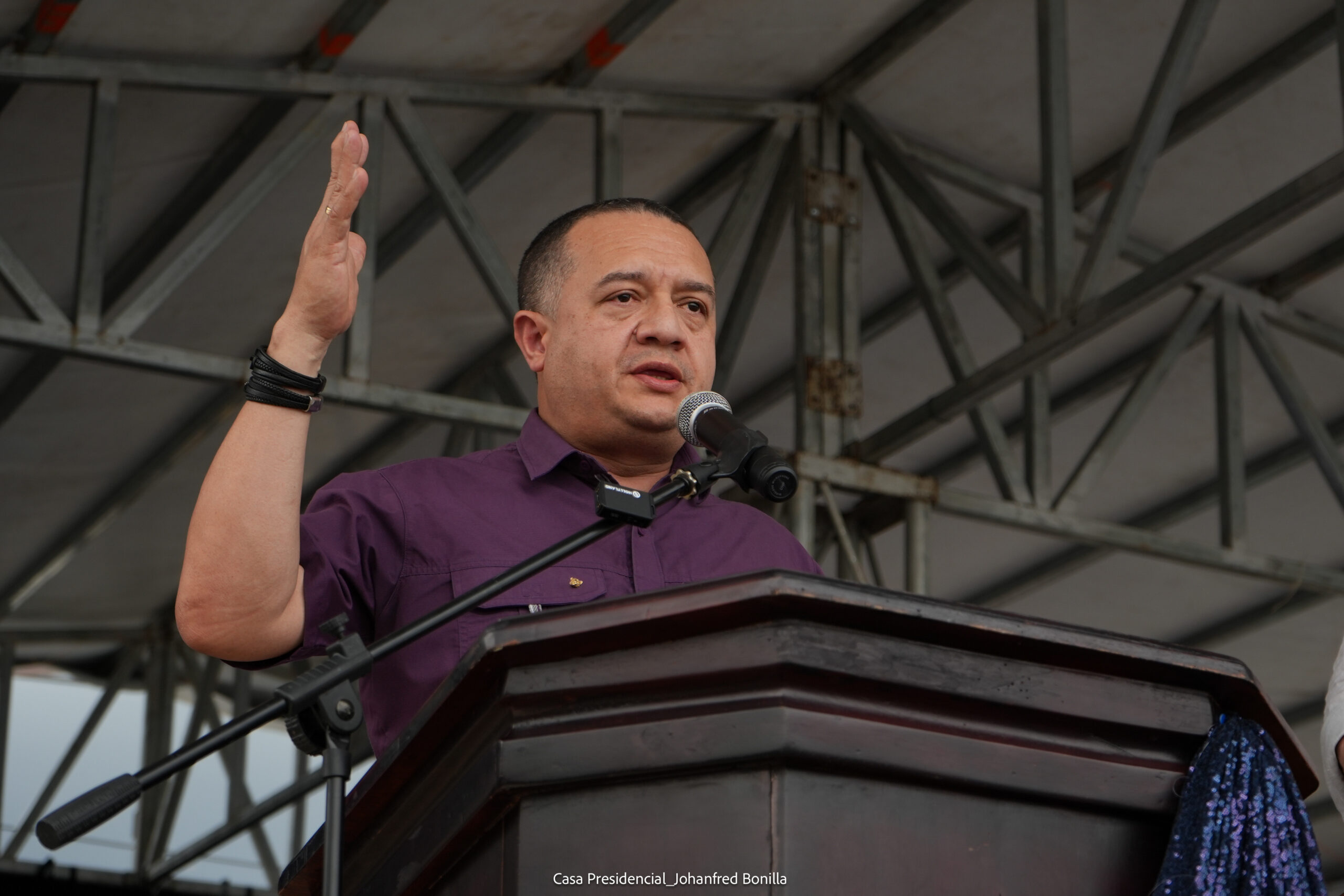 Ministro de Justicia se defiende tras acusación por supuesto peculado y falsedad ideológica