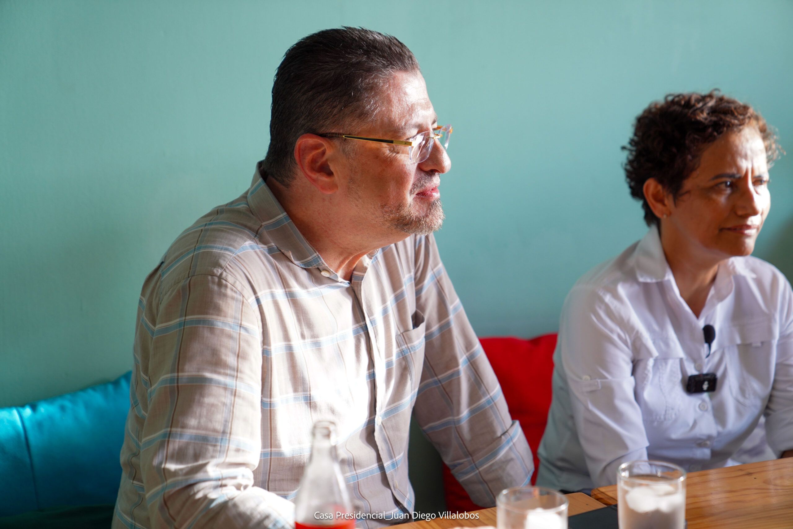 Presidente llama “descarado e irresponsable” a rector de la UCR ante creación de nueva escala salarial