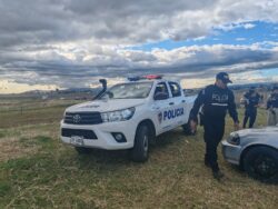 Refuerzan presencia policial en cercanías del Aeropuerto Juan Santamaría tras vandalismo contra vehículos