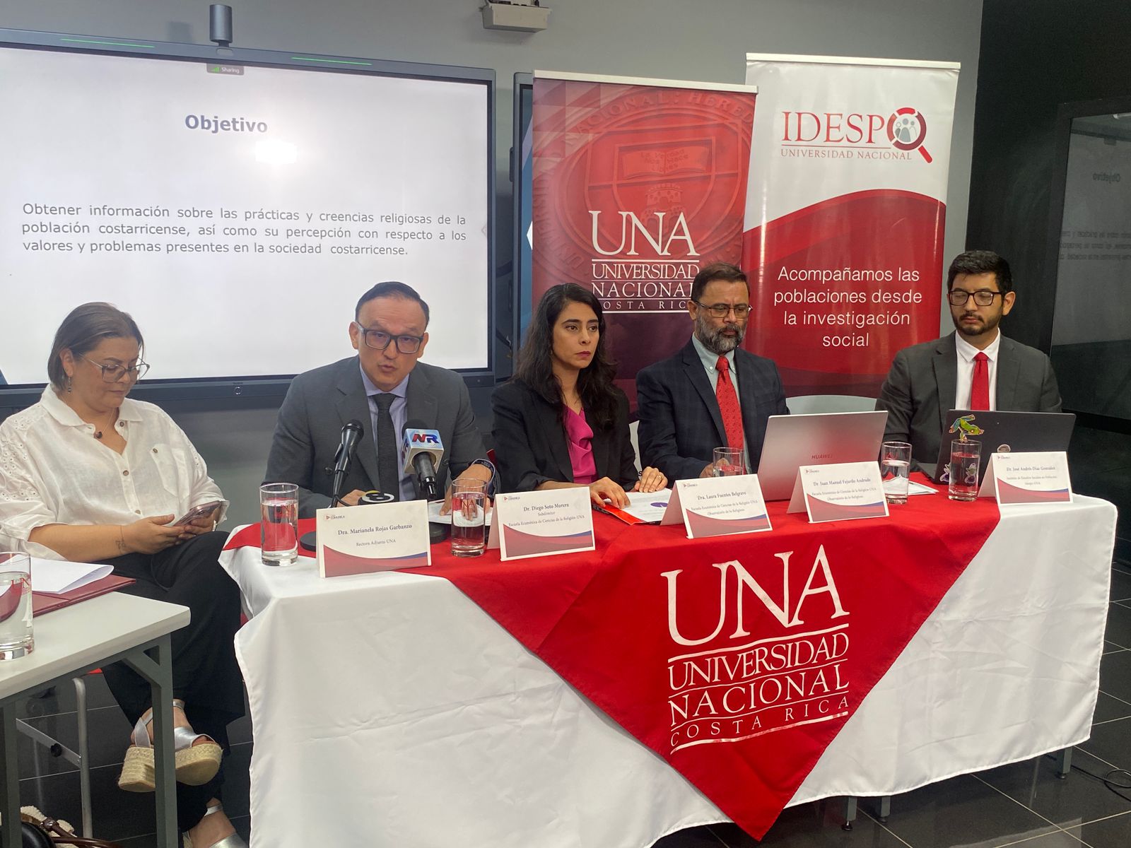 Encuesta UNA: Casi la mitad de los costarricenses afirman ser católicos