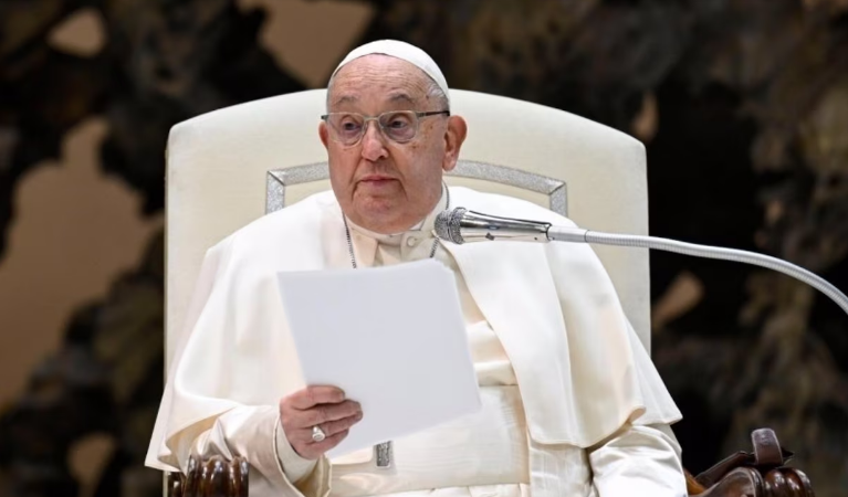 El papa Francisco sufrió una crisis “aislada” de broncoespasmo: los médicos necesitan 24 horas para evaluar las consecuencias