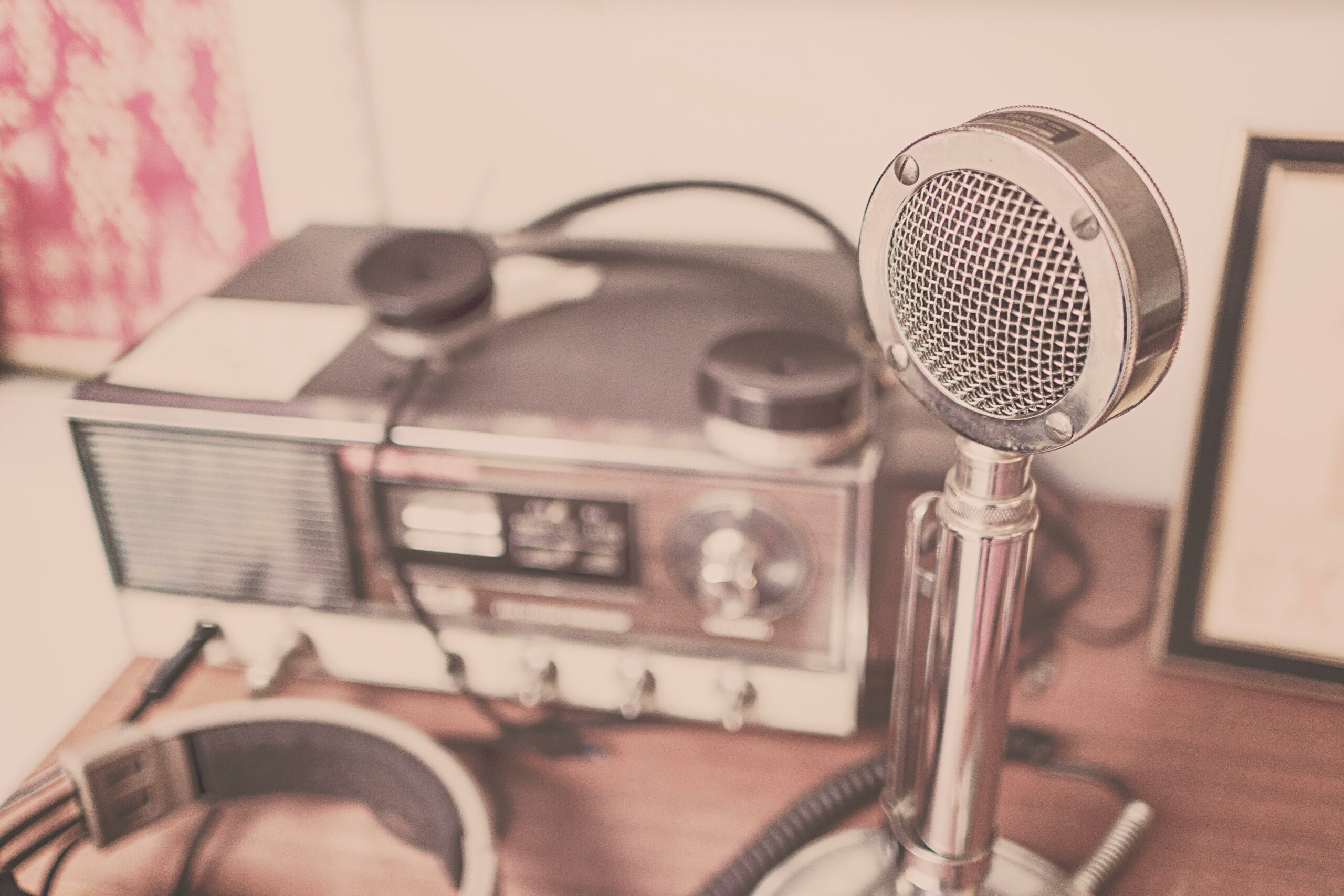 Reportaje Especial: Conmemoramos el ‘Día Mundial de la Radio’, un medio con cercanía y en constante transformación