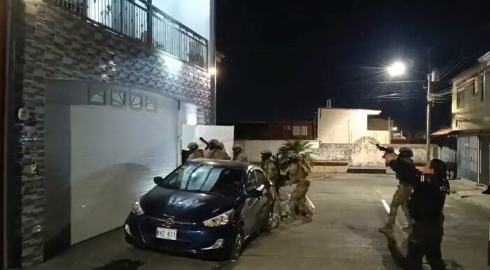 Detienen a 7 sospechosos de participar en doble homicidio de primos en bar de Heredia