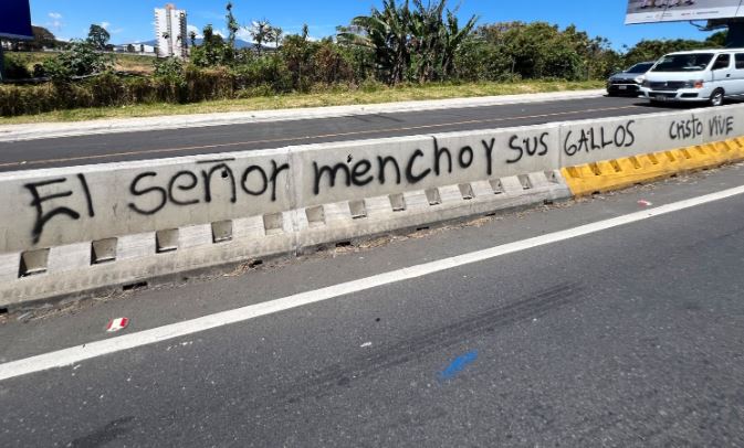 OIJ realiza ‘diligencias de investigación’ tras grafiti con referencia a líder de cartel mexicano