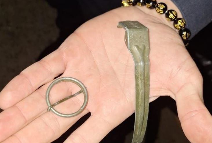 Sujeto sostenía una “granada” frente a vivienda en San Francisco de Heredia cuando fue abordado por policía