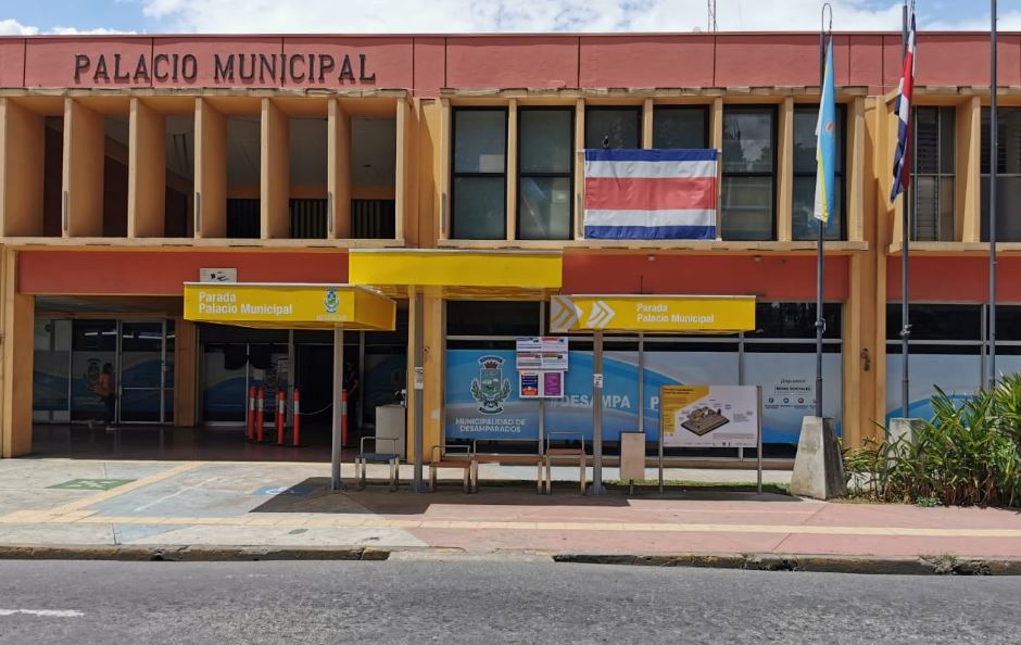 Fiscalía allana Municipalidad de Desamparados en caso de supuesta malversación de fondos con sindicato