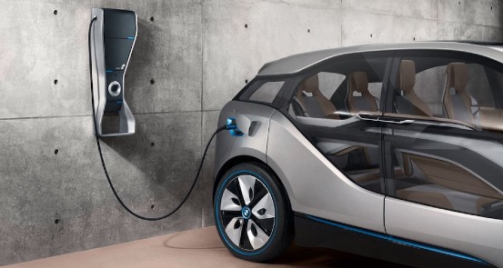 Gobierno investigará márgenes en importación de vehículos eléctricos