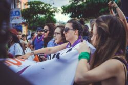 Día Internacional de la Mujer: INEC evidencia rezagos en empleo, economía y discriminación