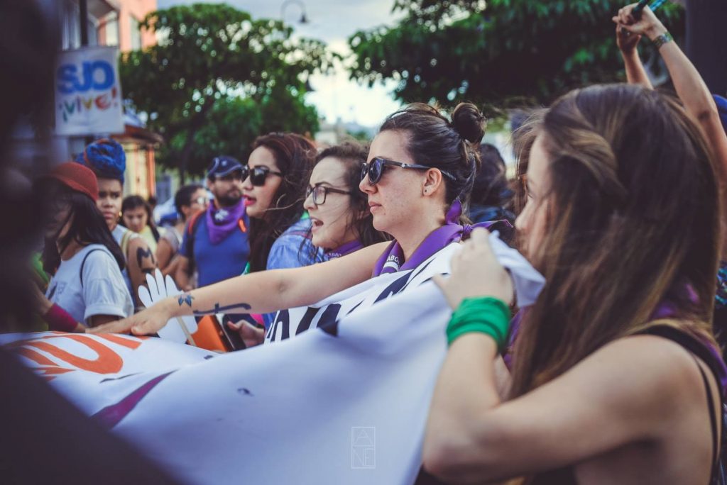 Día Internacional de la Mujer: INEC evidencia rezagos en empleo, economía y discriminación