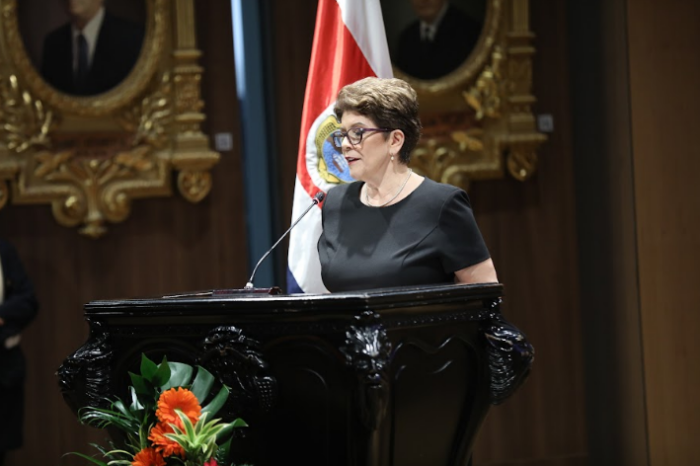 Aprueban proyecto sobre riesgo de contrataciones sin concurso pese a advertencias de la Contraloría