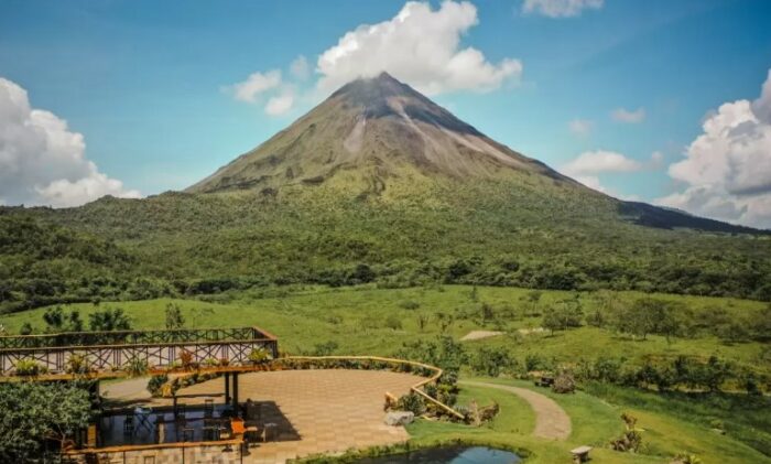 Parque Nacional Volcán Arenal cerró temporalmente este jueves