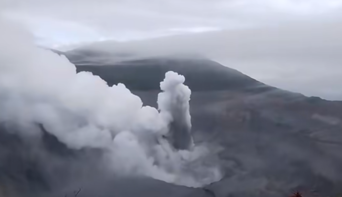 OVSICORI registra explosiones con piedras que alcanzan 150 metros alrededor del Volcán Poás