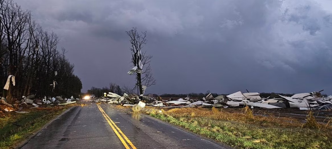 Alerta en EEUU: las tormentas y tornados dejaron al menos 34 muertos y avanzan hacia cuatro nuevas regiones