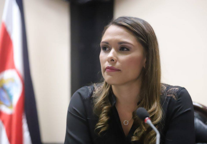 Congreso envía a la Procuraduría caso de exdiputada Ivonne Acuña sobre deuda relacionada con gasto en combustible