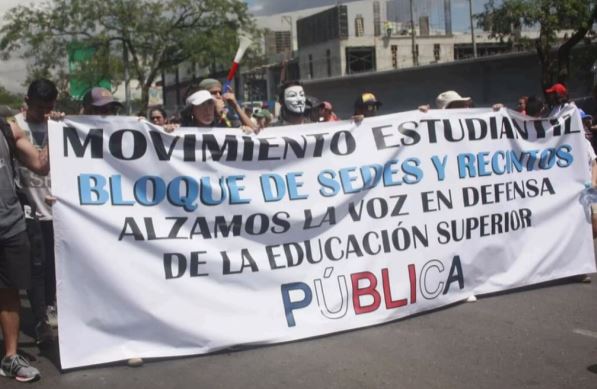 Inicia juicio contra cuatro estudiantes de la UCR por bloquear vías durante manifestación del FEES en 2019
