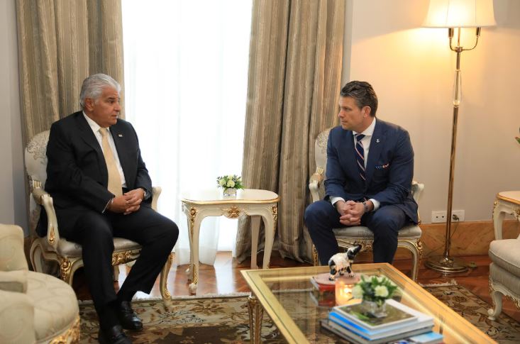 Panamá y el Pentágono analizan una fórmula de compensación por los peajes cobrados a buques de EEUU que cruzan el Canal