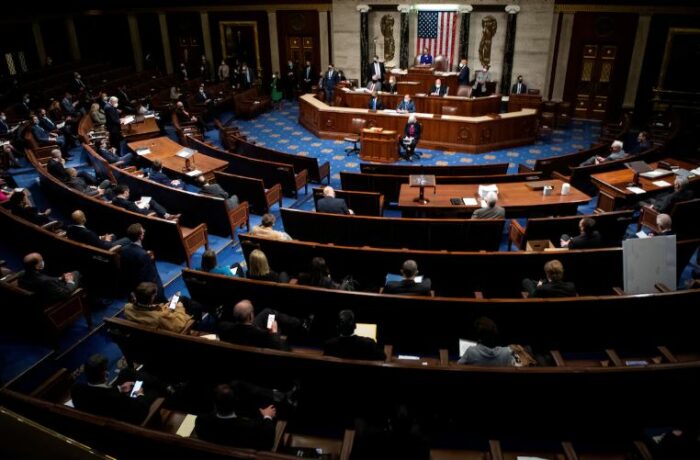 Avanza en el Congreso de Estados Unidos el plan presupuestario de Trump con recortes de impuestos