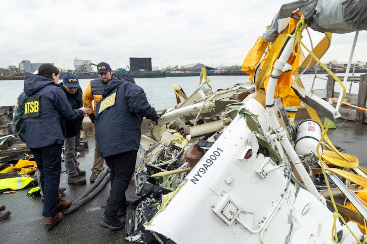 Las hipótesis que baraja la investigación sobre las causas del accidente de helicóptero en Nueva York: falta de mantenimiento y de instrumentos de registro de siniestros