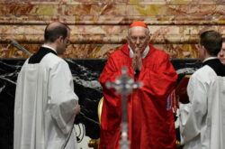 Quién es Giovanni Battista Re, la figura clave elegida por Francisco para coordinar los próximos pasos de la Iglesia Católica