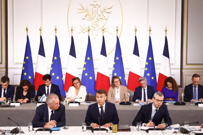 Macron pidió suspender las inversiones en Estados Unidos hasta que se eliminen los aranceles “brutales e infundados”