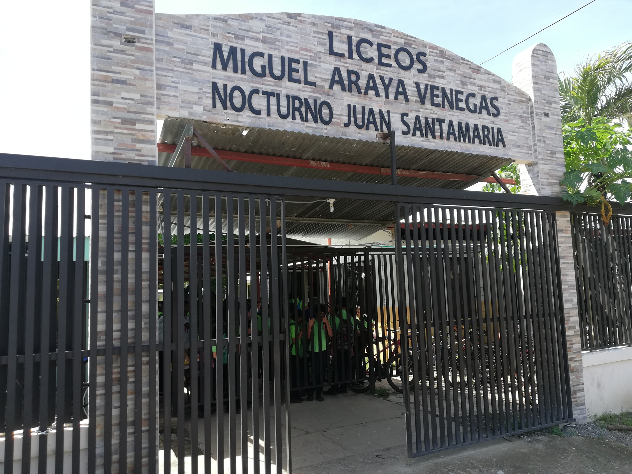 MEP confirma que tres sujetos entraron con “arma blanca” a Liceo en Cañas: Descartan heridos