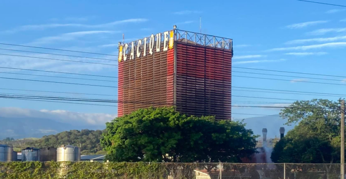 Bomberos investigan causas de explosión que provocó daños menores en la FANAL