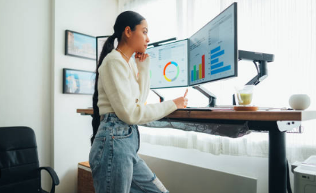 Presentan plan para que trabajadores tengan derecho a sentarse durante sus jornadas laborales