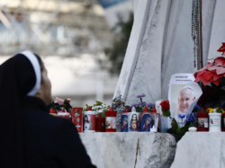 Los nueve días de duelo en el Vaticano por el papa Francisco comenzaron este sábado