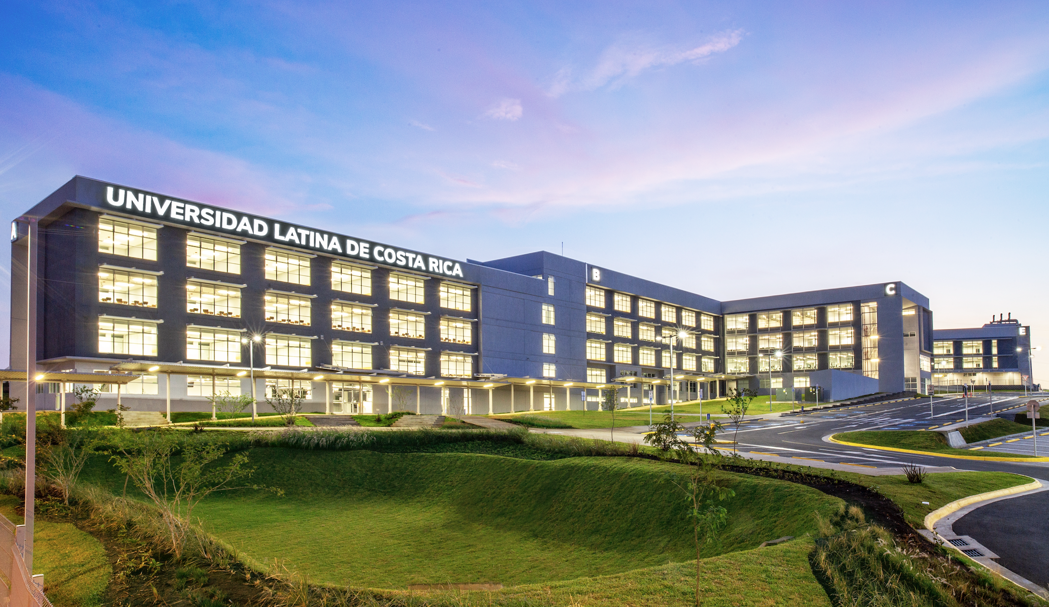 Universidad Latina abre convocatoria para reconocer a las 45 ‘mentes más brillantes’ del país