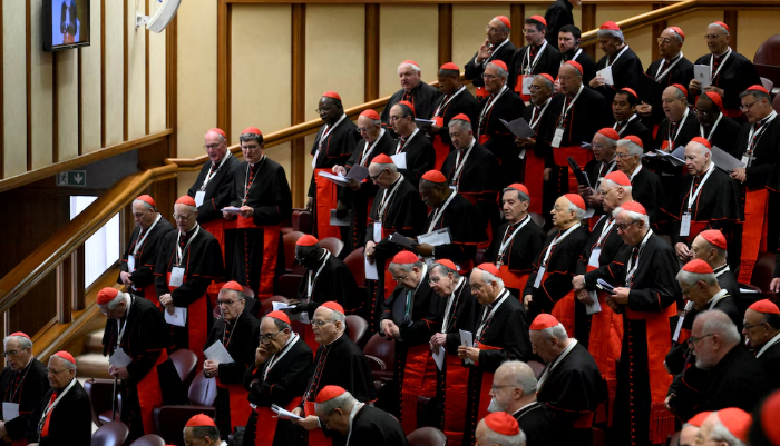 El Vaticano informó de dos bajas entre los cardenales que participarán en el conclave y serán 133 en la Capilla Sixtina