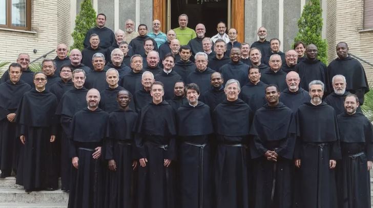 Quiénes son los agustinos, la orden del nuevo papa: una comunidad mendicante con 800 años de historia y vocación misionera